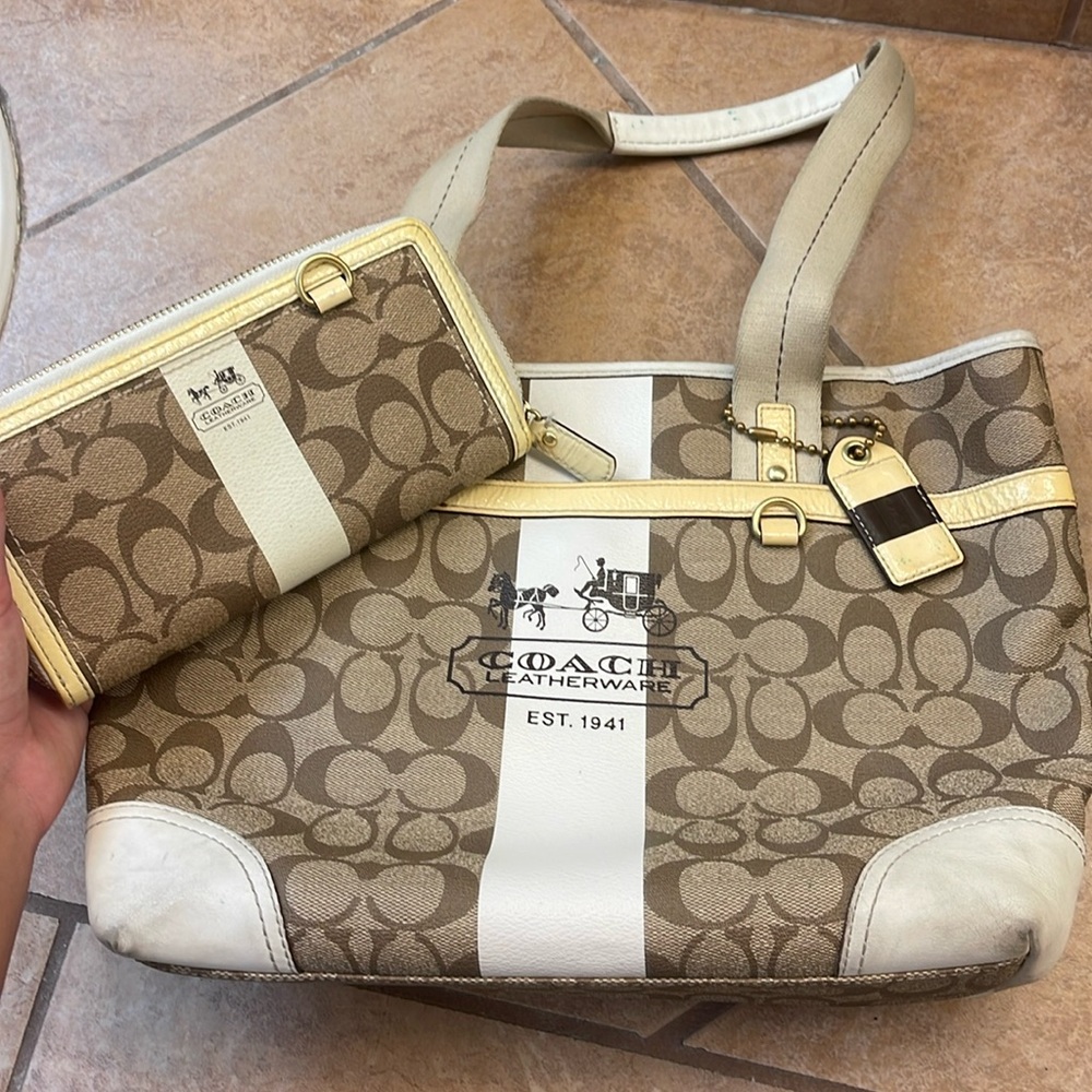 vintage one of a kind 2007 coach purse, worn
